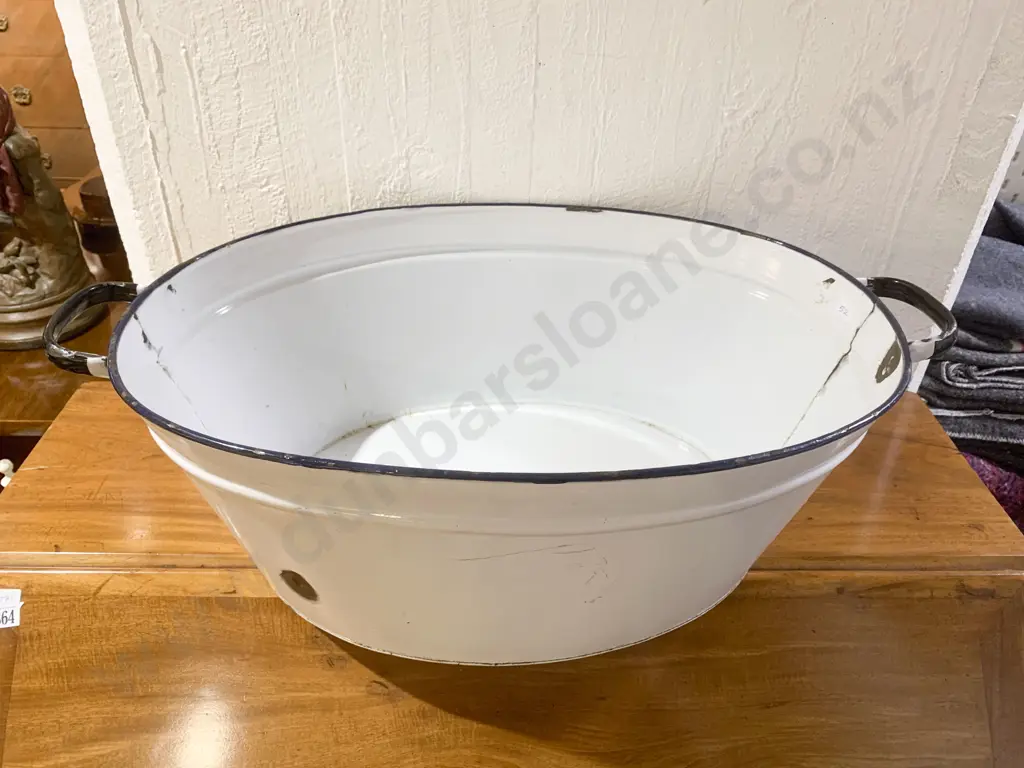 Vintage Enamel Tub Image 1++
