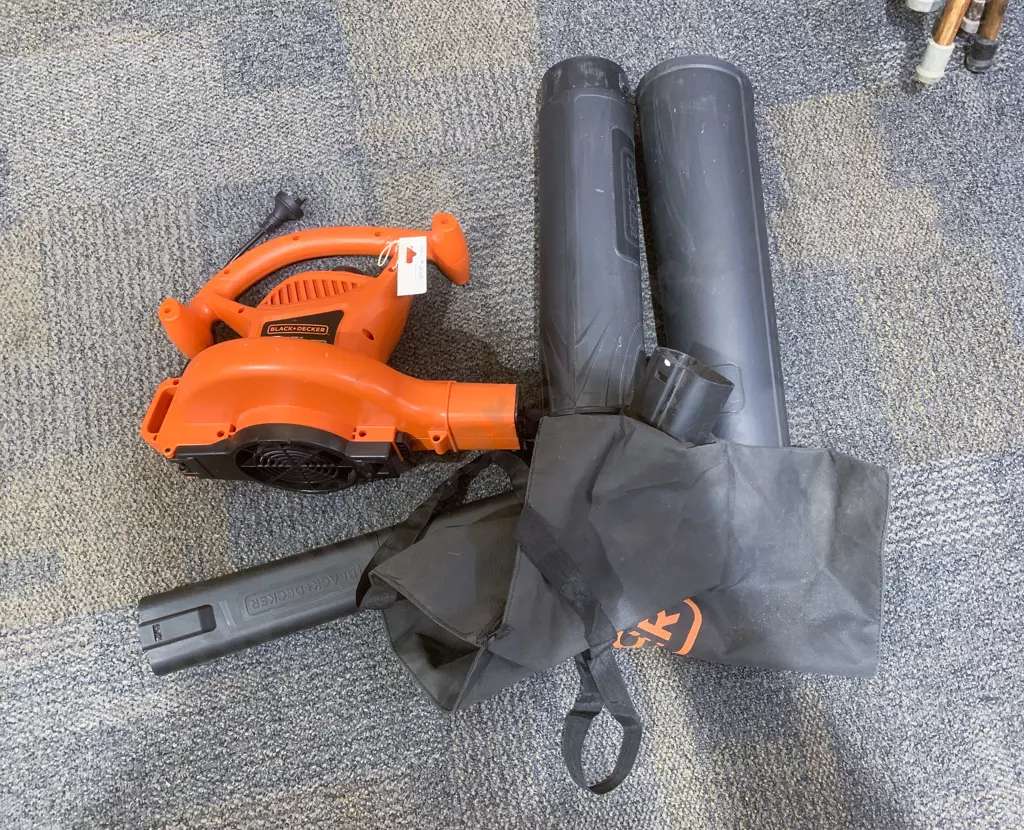 Black & Decker Leaf Blower with Assorted Attachments Image 1++