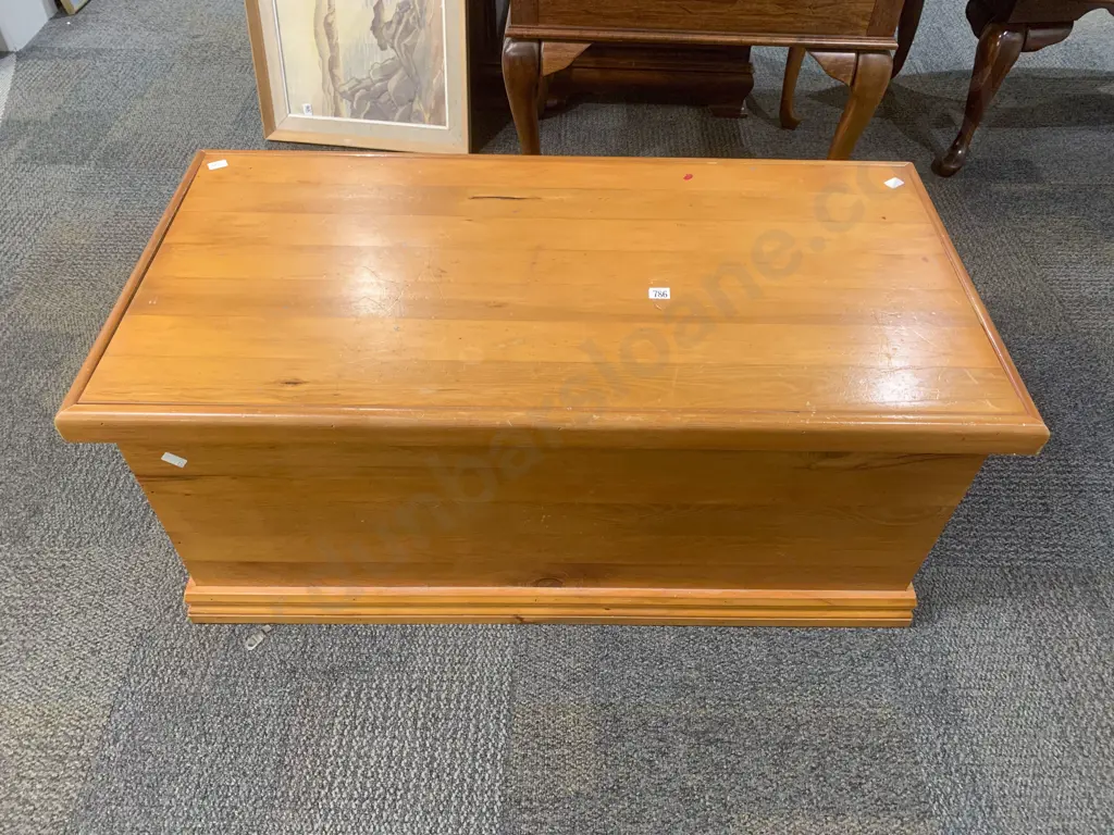 Rimu Blanket Box Image 1++