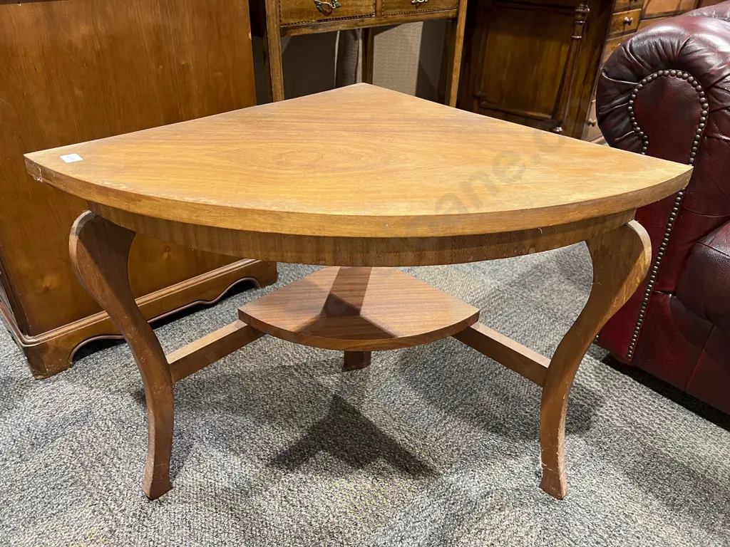 Corner Side Table Image 1++
