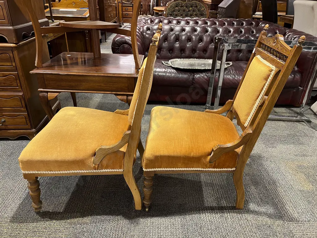 A Pair of Vict Side Chairs Image 1++