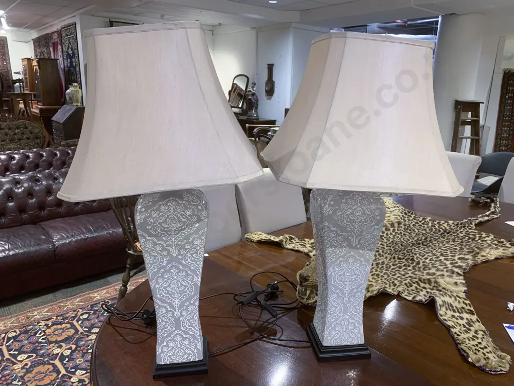 A Pair of Vase Form Table Lamps Image 1++