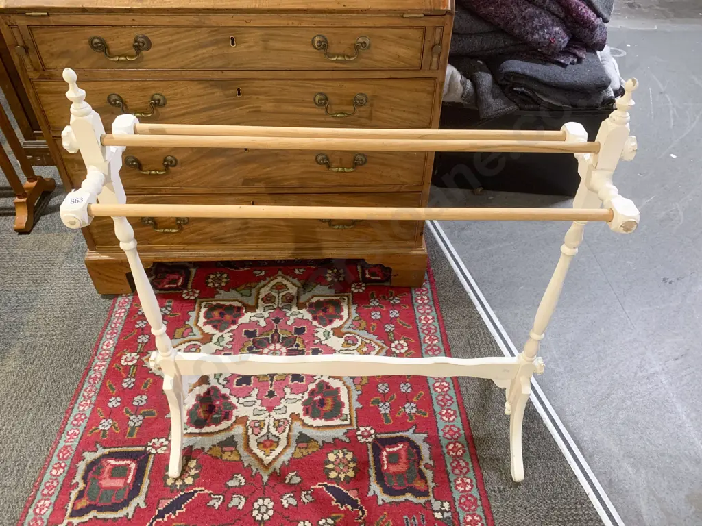 Wooden Towel Rail Image 1++