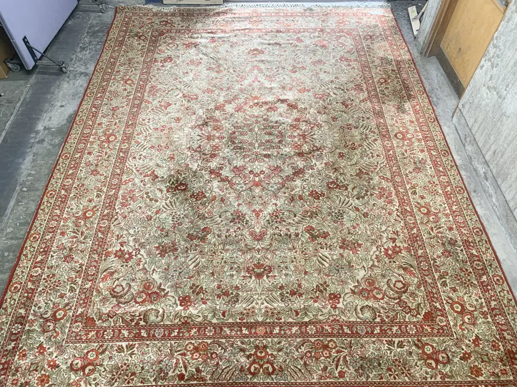 Large Floral Persian Floor Rug Image 1++