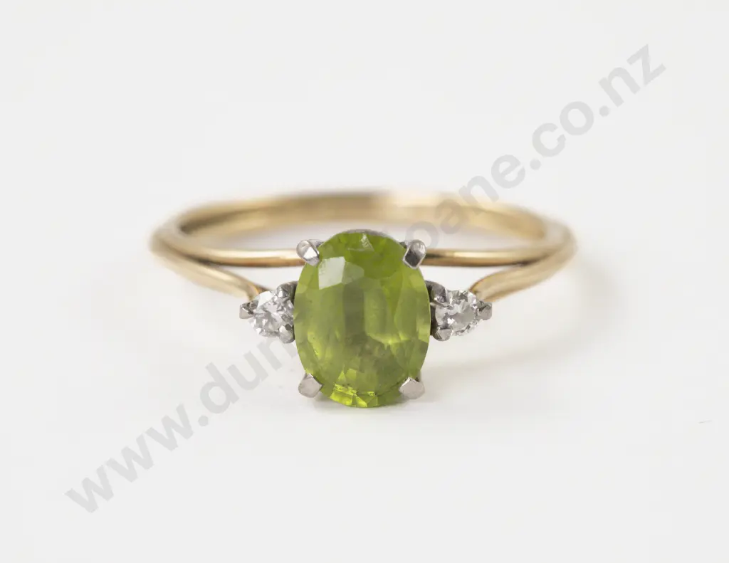 14ct Three Stone Diamond and Peridot Ring Image 1++