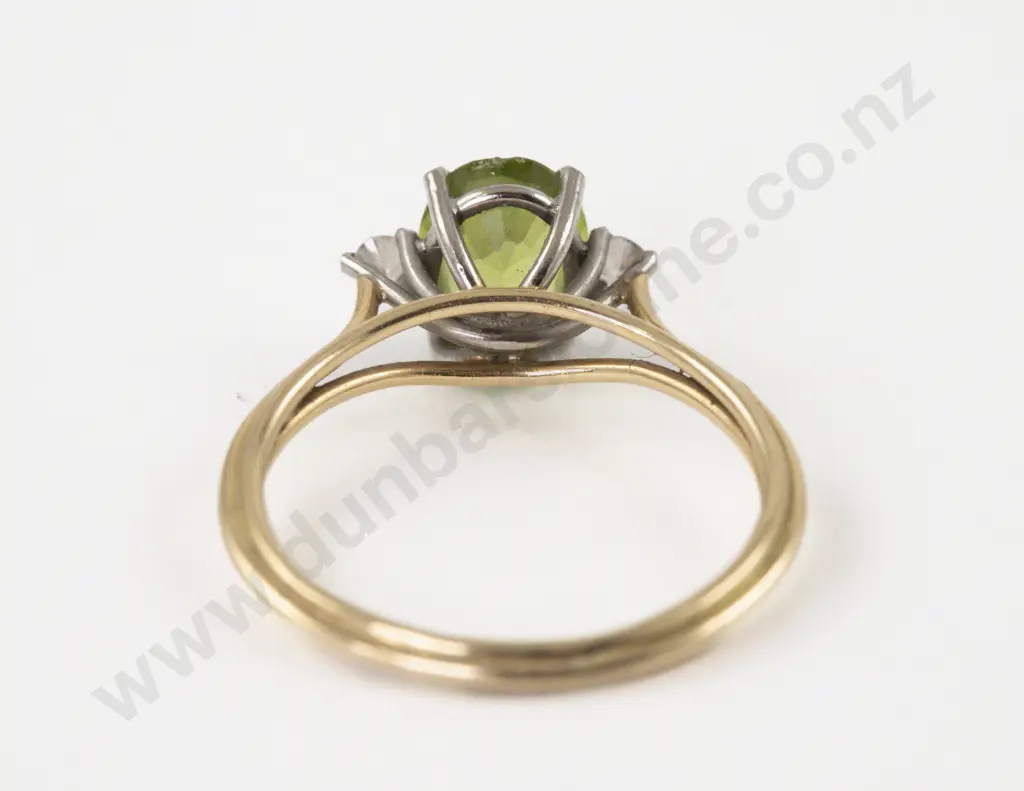 14ct Three Stone Diamond and Peridot Ring Image 1++