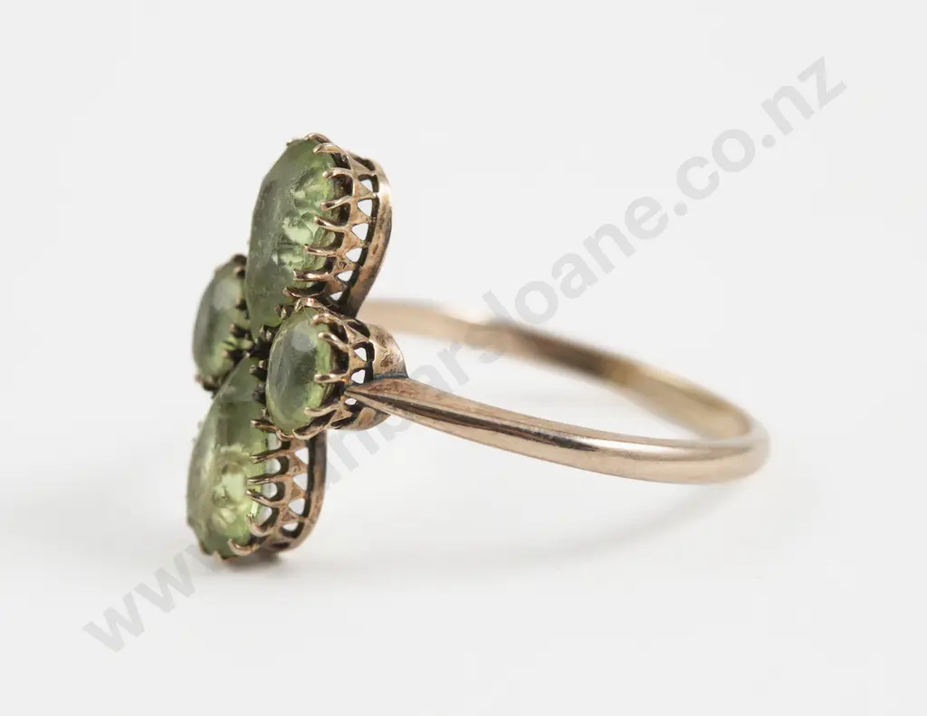 9ct Four Stone Peridot Ring Image 1++