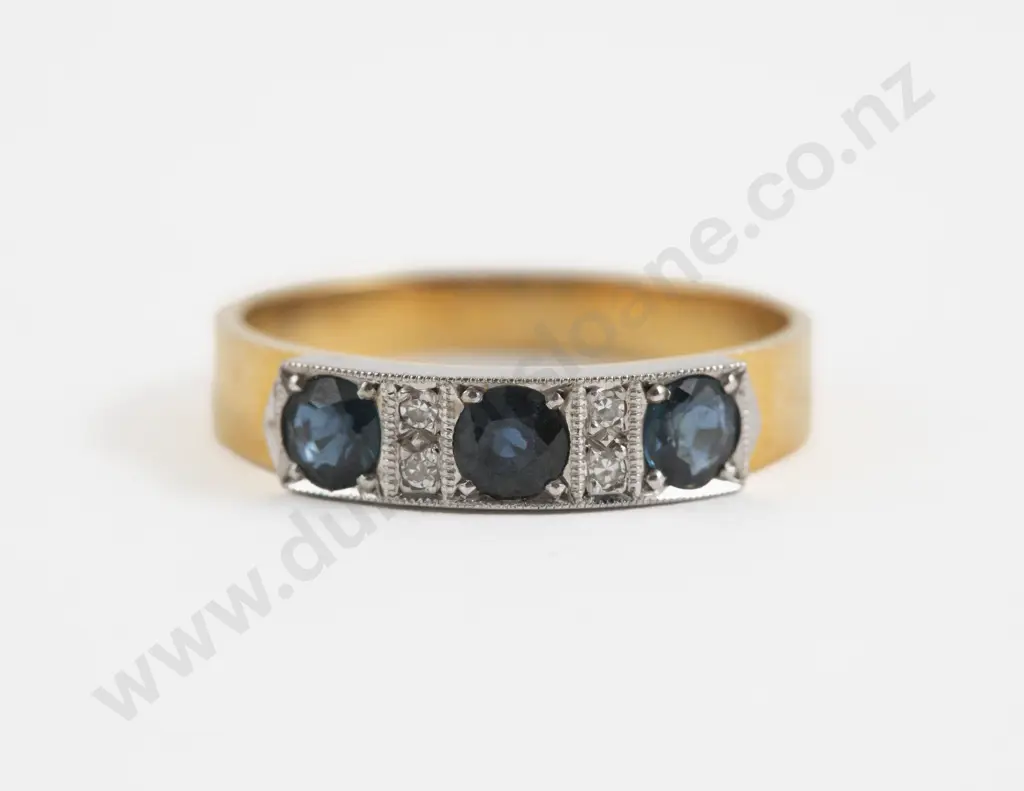 18ct Three Stone Sapphire Band Ring Image 1++