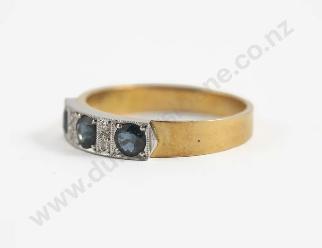 18ct Three Stone Sapphire Band Ring Image 1++