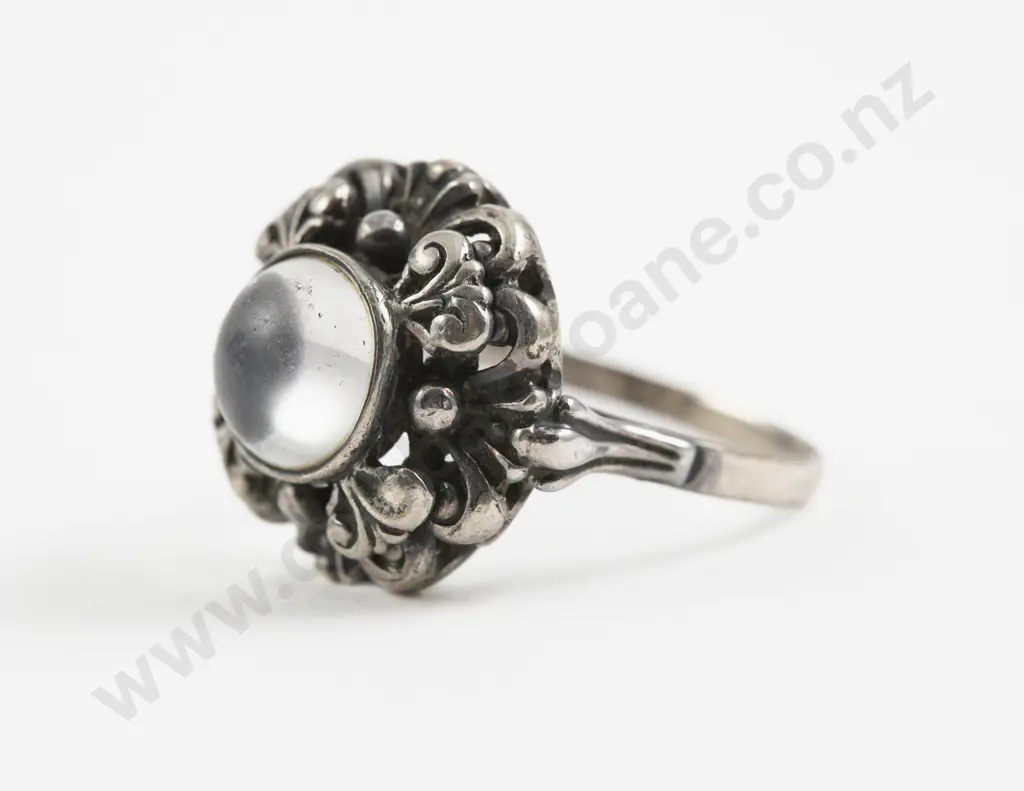 .800 Silver Single Moonstone Dress Ring Image 1++