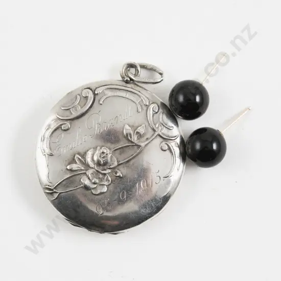 S/S Engraved Photo Locket Pendant with Pair 14ct Gold Plated Onyx Stud Earrings