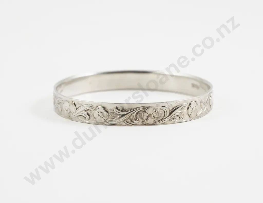 S/S Engraved Bangle Image 1++