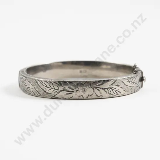 S/S Half Engraved Hinged Snap Bangle