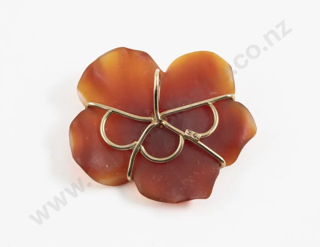 9ct Mounted Carnelian and Cultured Pearl Floral Pendant Image 1++