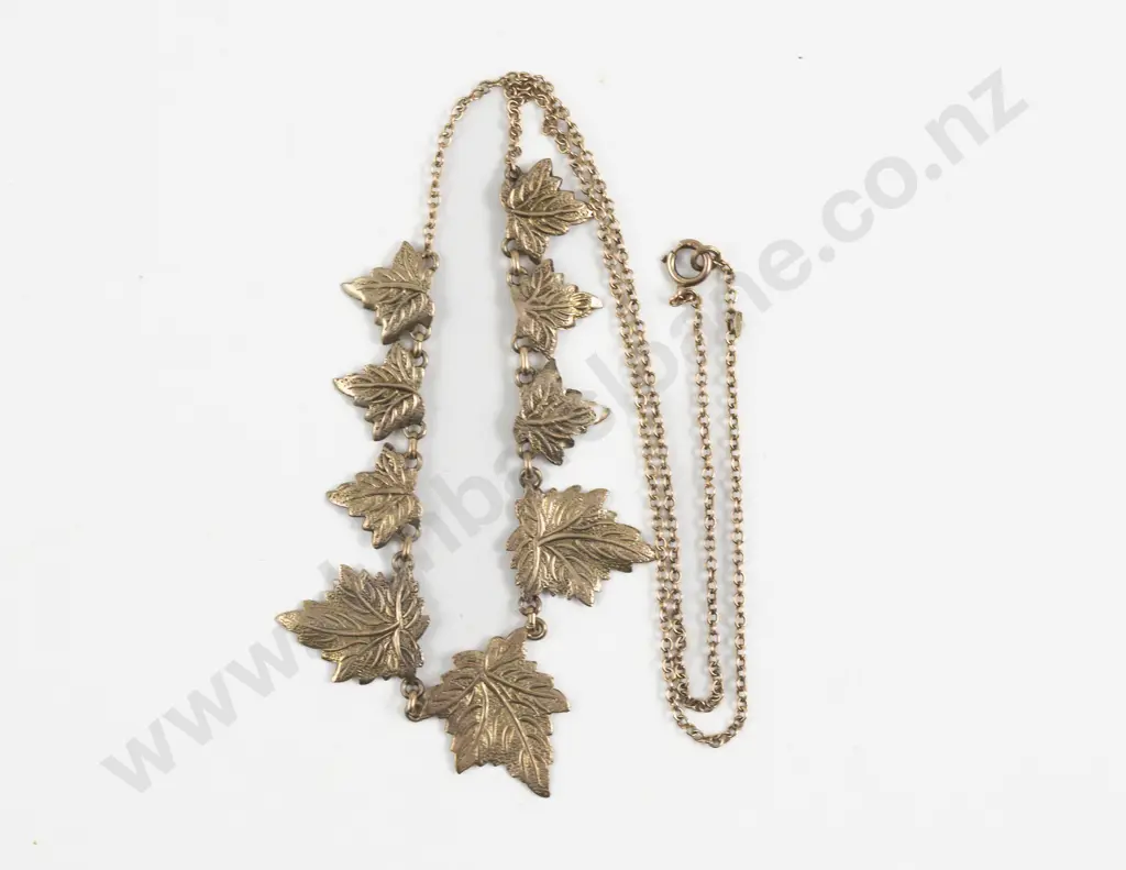 9ct Gold Maple Leaf Necklace Image 1++