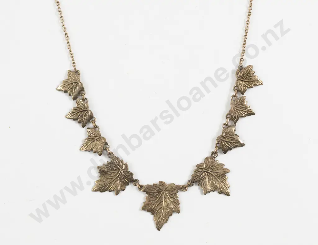 9ct Gold Maple Leaf Necklace Image 1++