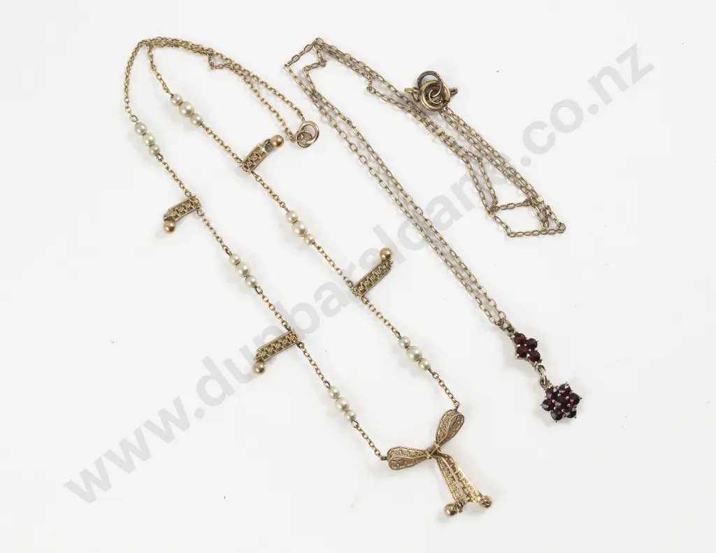 9ct Filigree Style Seed Pearl Pendant Drop Necklace Image 1++