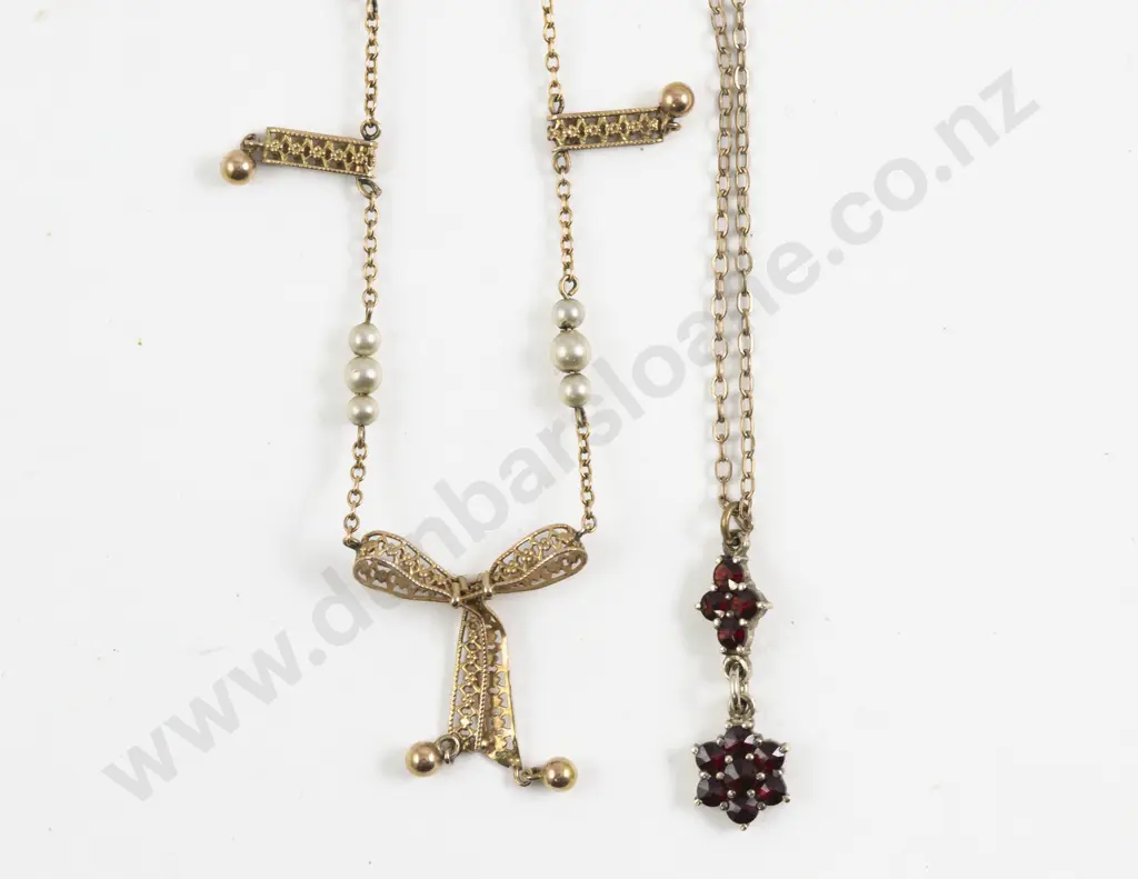 9ct Filigree Style Seed Pearl Pendant Drop Necklace Image 1++