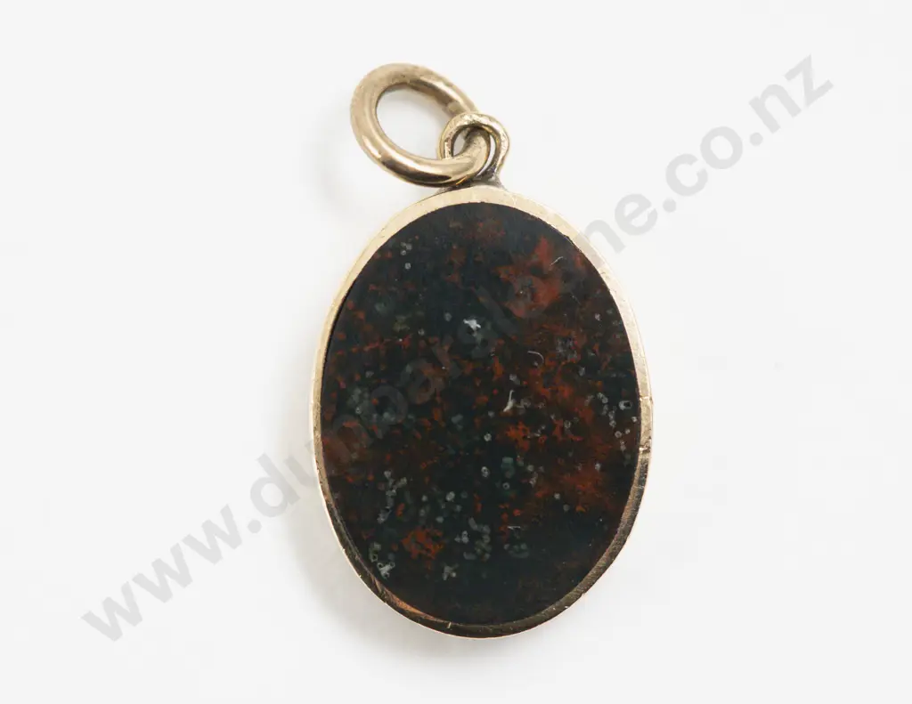 9ct Framed Single Bloodstone Pendant Image 1++
