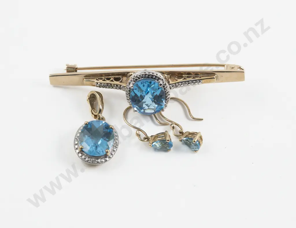 9ct Single Stone Topaz Pendant Brooch and Earrings Suite Image 1++