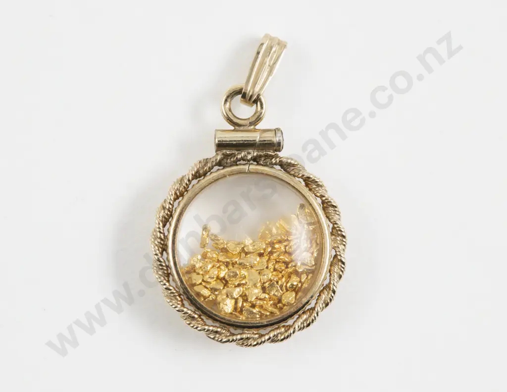 NZ 18ct Gold Plated Locket with Alluvial Gold Flakes Image 1++