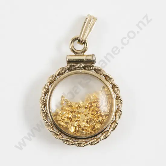NZ 18ct Gold Plated Locket with Alluvial Gold Flakes