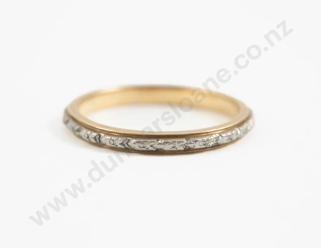 18ct and Platinum Wedding Band Image 1++