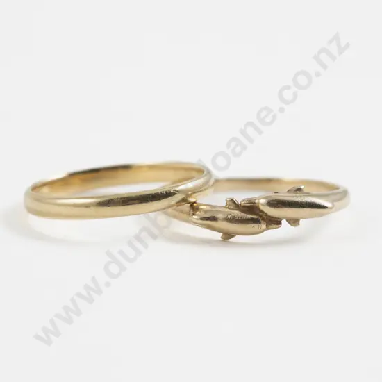 18ct Plain Band Ring with 9ct Dolphin Band Ring