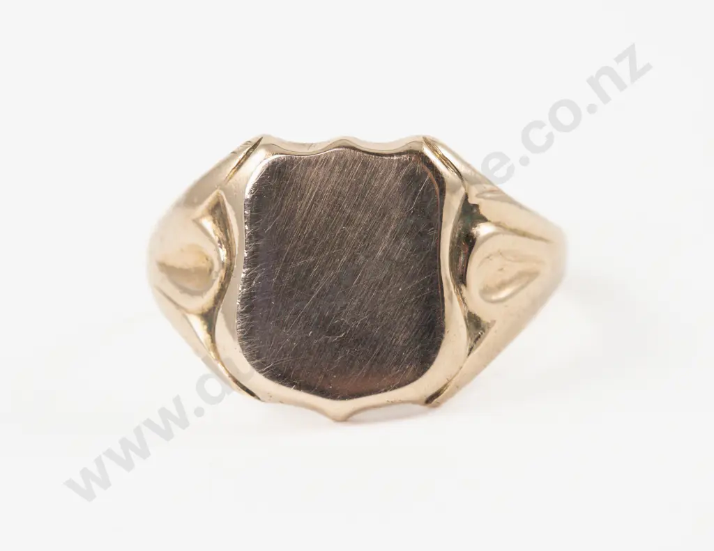 9ct Plain Signet Ring Image 1++