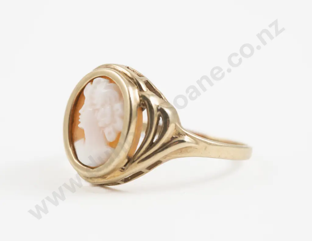 9ct Classic Portrait Cameo Dress Ring Image 1++