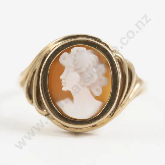 9ct Classic Portrait Cameo Dress Ring