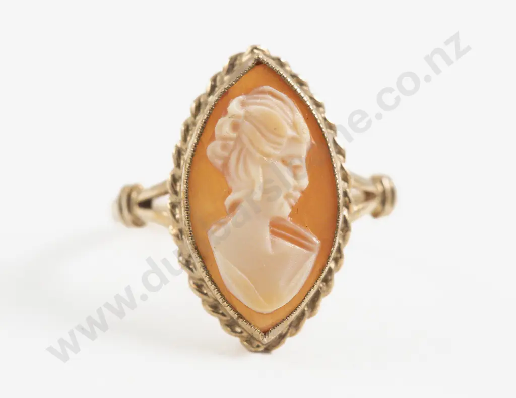 9ct Classical Portrait Cameo Ring Image 1++