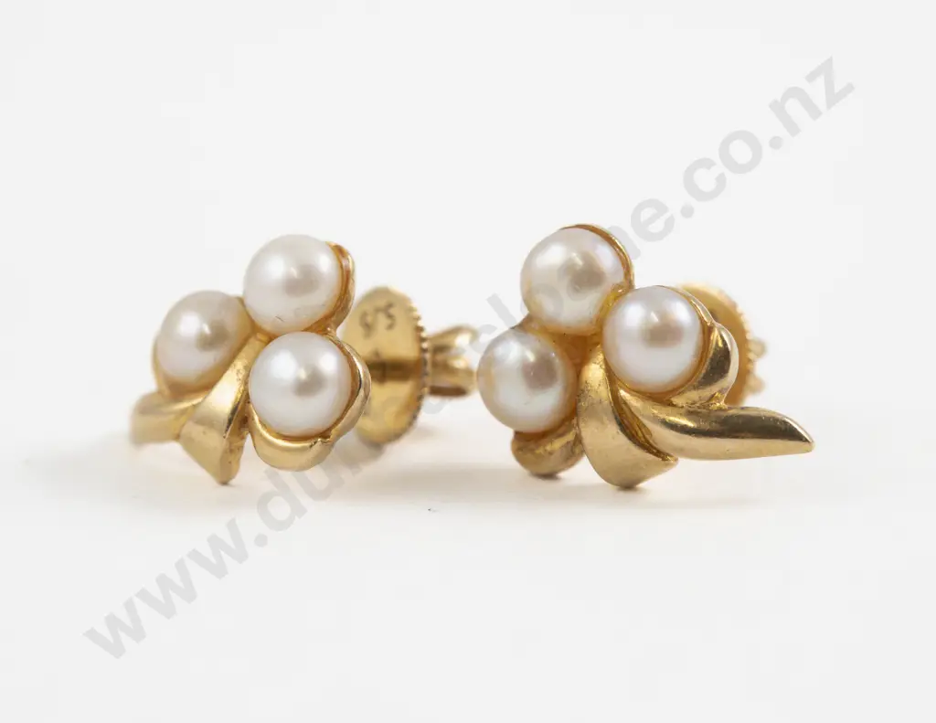Pair 22ct Pearl Cluster Stud Earrings Image 1++