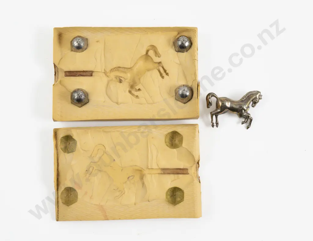 S/S Horse Brooch with Original Rubber Mould Image 1++