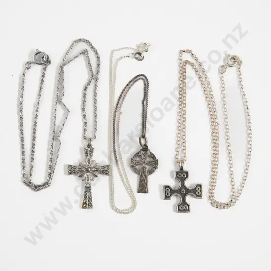 S/S Ola Gorie Burrian Cross Pendant on S/S Neck Chain