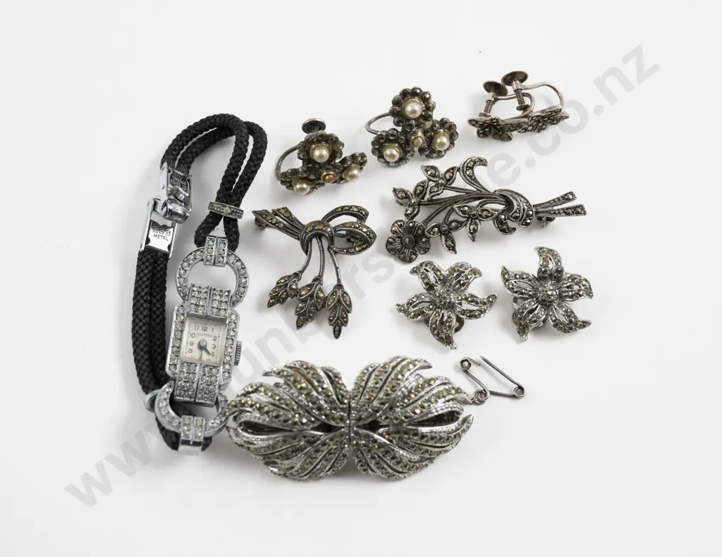 Collection of Vintage Sterling Silver and Marcasite Jewellery Image 1++