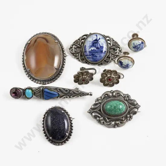 S/S Framed Agate and Goldstone Brooches