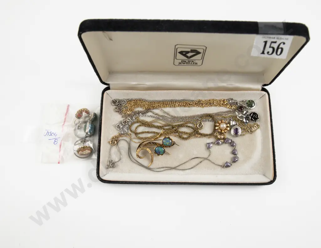 Collection of Assorted S/S and Costume Jewellery Image 1++