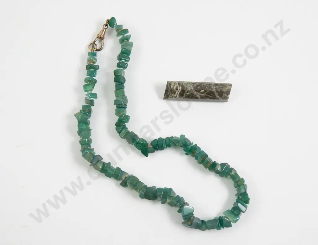 Single Strand Green Agate Bead Necklace and Brooch Image 1++