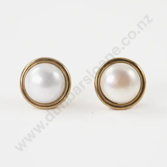 Pair 9ct Single Mabe Pearl Stud Earrings