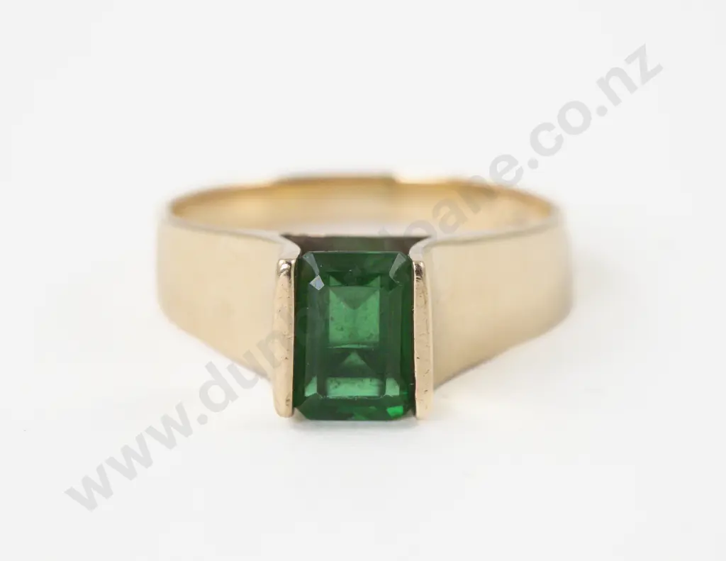 9ct Single Stone Emerald Glass Ring Image 1++