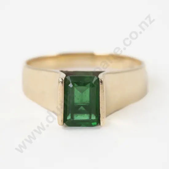 9ct Single Stone Emerald Glass Ring