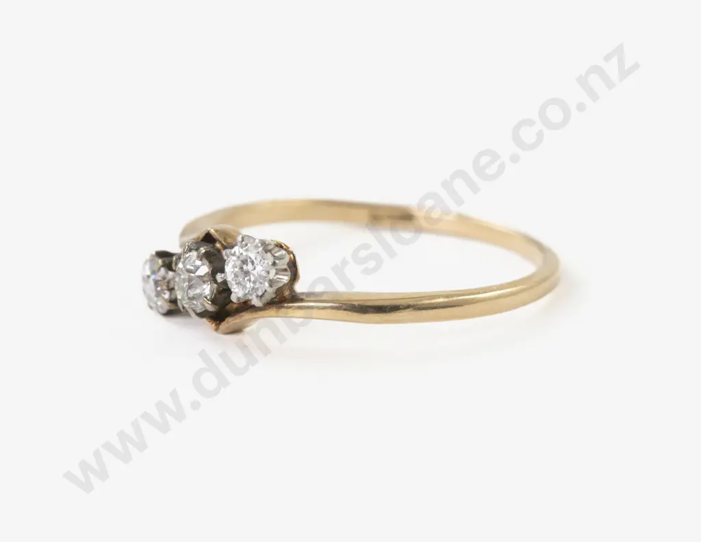 18ct Three Stone Diamond Ring Image 1++