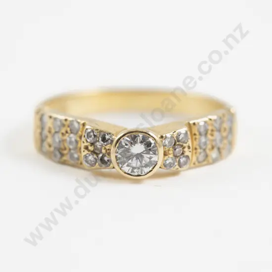 18ct 29Stone Diamond Band Ring