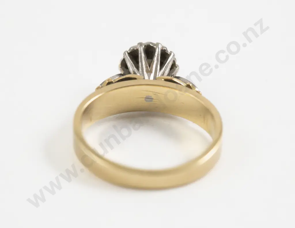 18ct 13Stone Diamond Cluster Ring Image 1++