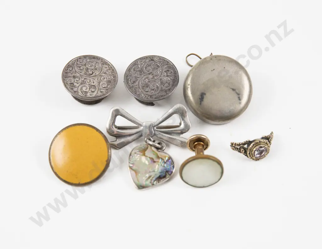 S/S Bow Brooch with Paua Heart Pendant Image 1++