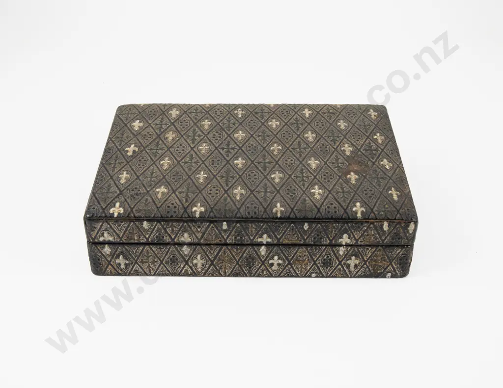 Collection of Assorted Vintage Jewellery with Jewellery Box Image 1++