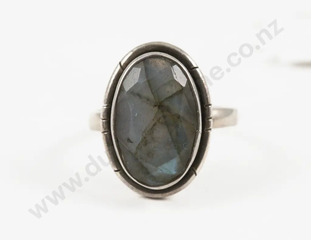 S/S Single Stone Labradorite Dress Ring Image 1++
