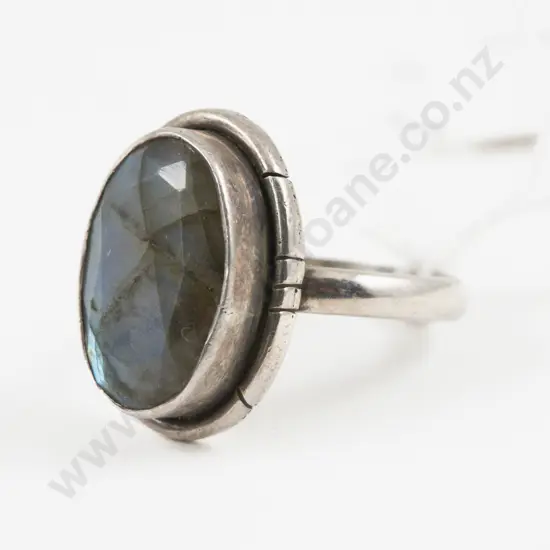 S/S Single Stone Labradorite Dress Ring