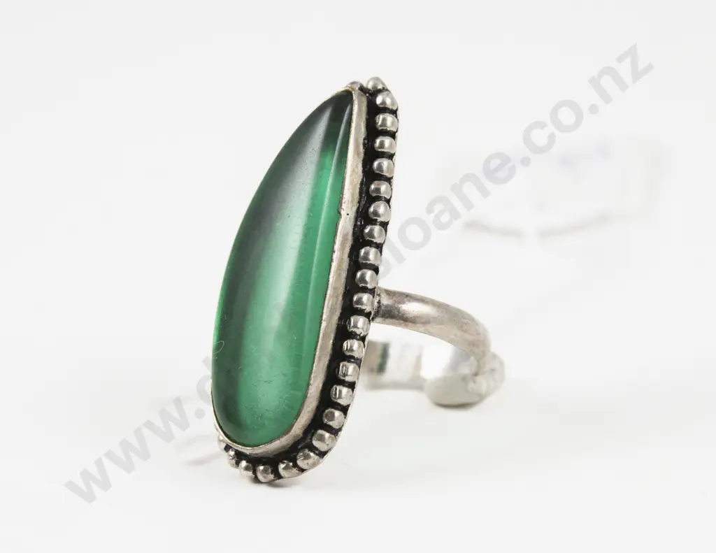 S/S Single Green Gem Stone Dress Ring Image 1++
